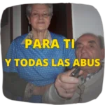 Abuela y abuelo en ambiente hogareño.